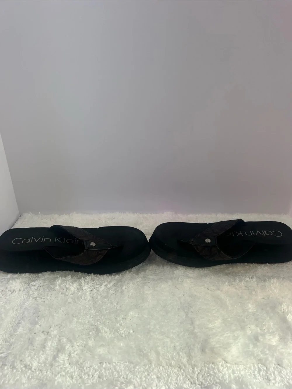 Calvin Klein Black Footbed Flip Flops with Brown Patterned Straps - Picture 3 of 6